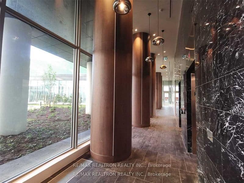 115 Mcmahon Drive, Unit 1106 thumbnail 2