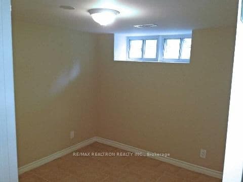 58 Finch Avenue E, Unit Lower thumbnail 3