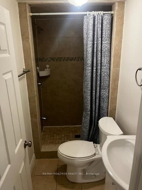 58 Finch Avenue E, Unit Lower thumbnail 5