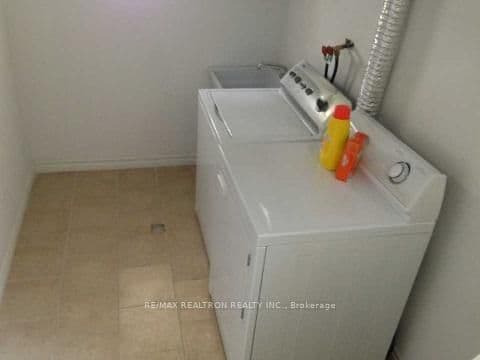 58 Finch Avenue E, Unit Lower thumbnail 7