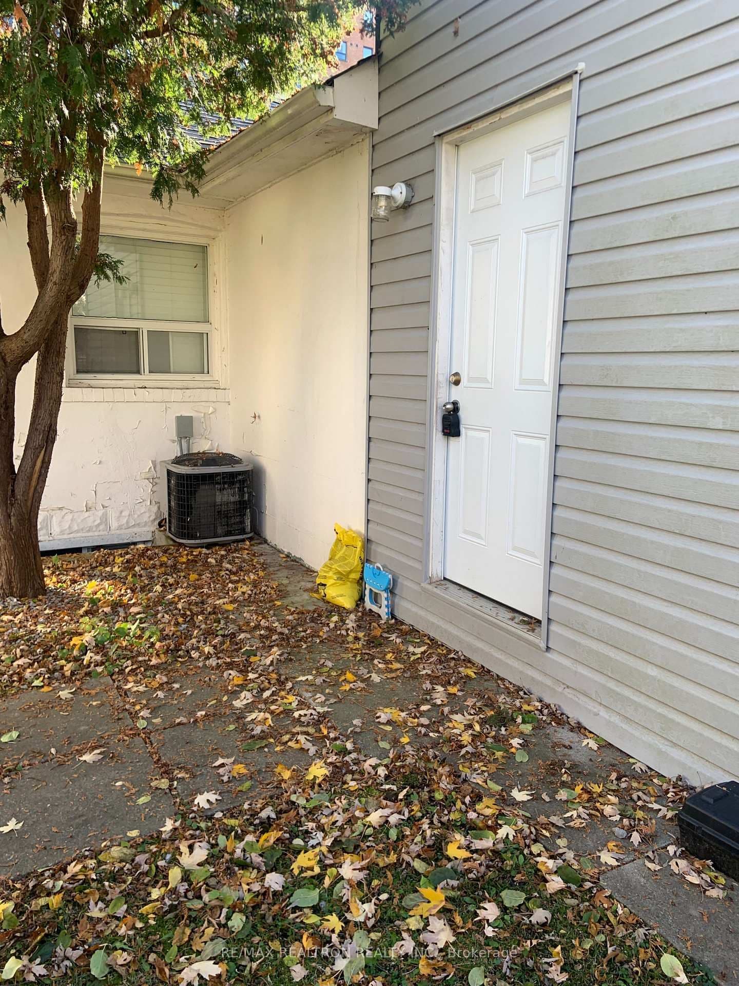 58 Finch Avenue E, Unit Lower thumbnail 8