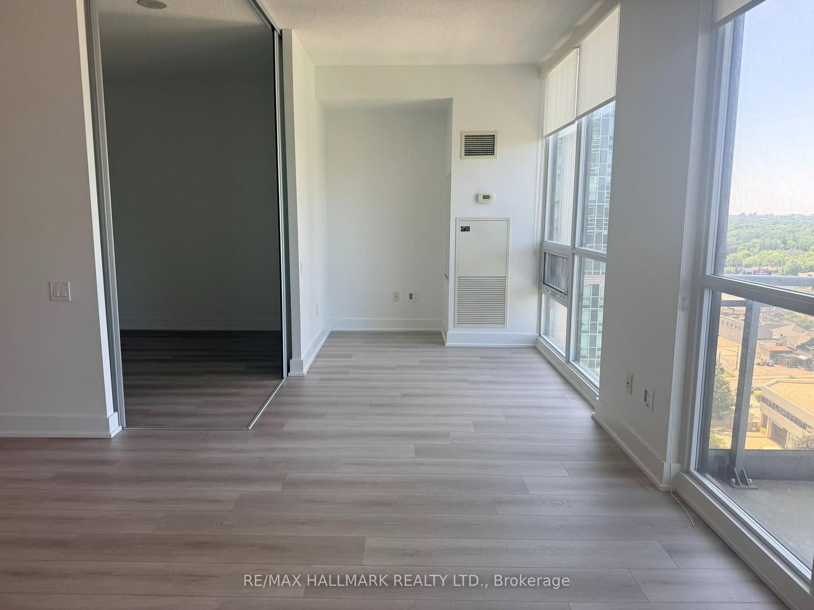 23 Sheppard Avenue E, Unit 2011 thumbnail 11