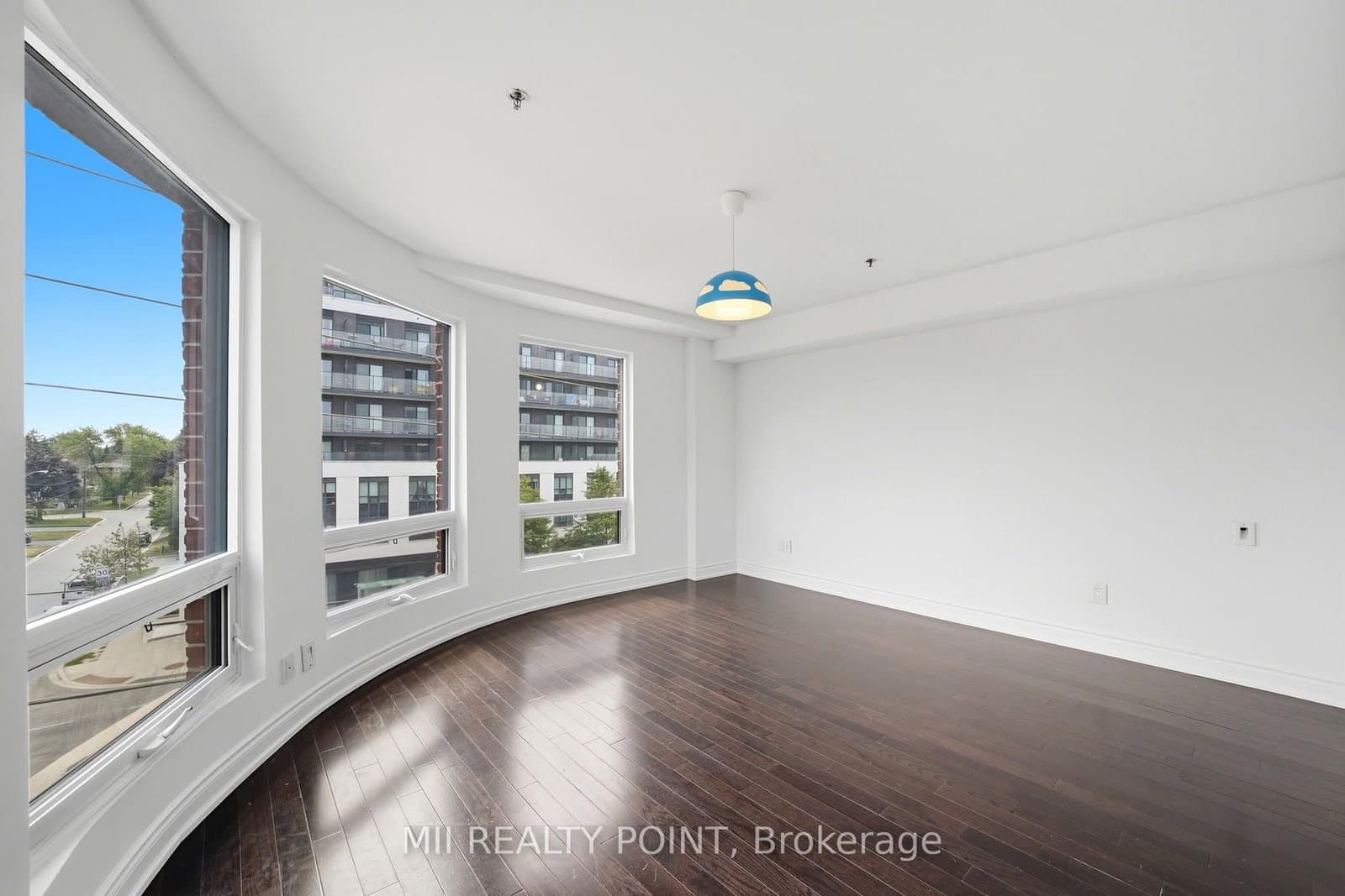 2 Maxwell Street, Unit 201 thumbnail 32