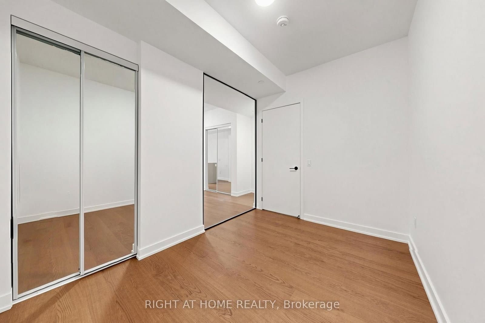 91 Montclair Avenue, Unit 521 thumbnail 28