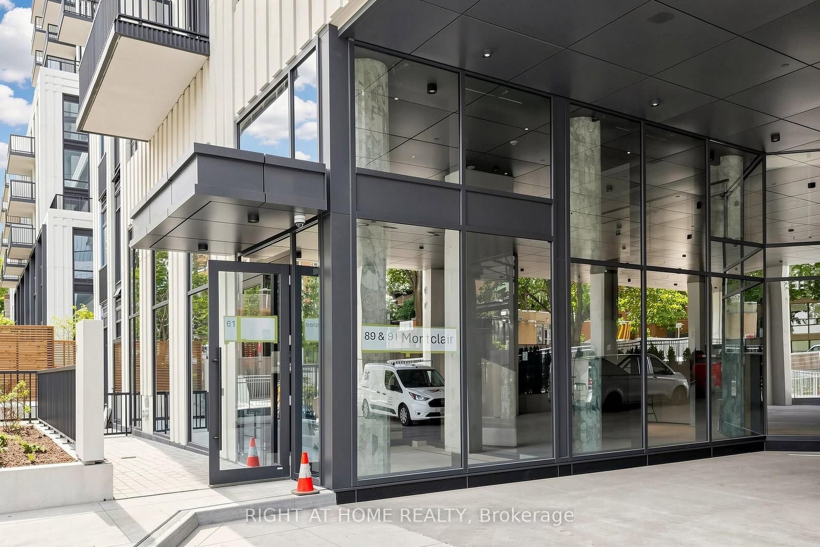 91 Montclair Avenue, Unit 521 thumbnail 3