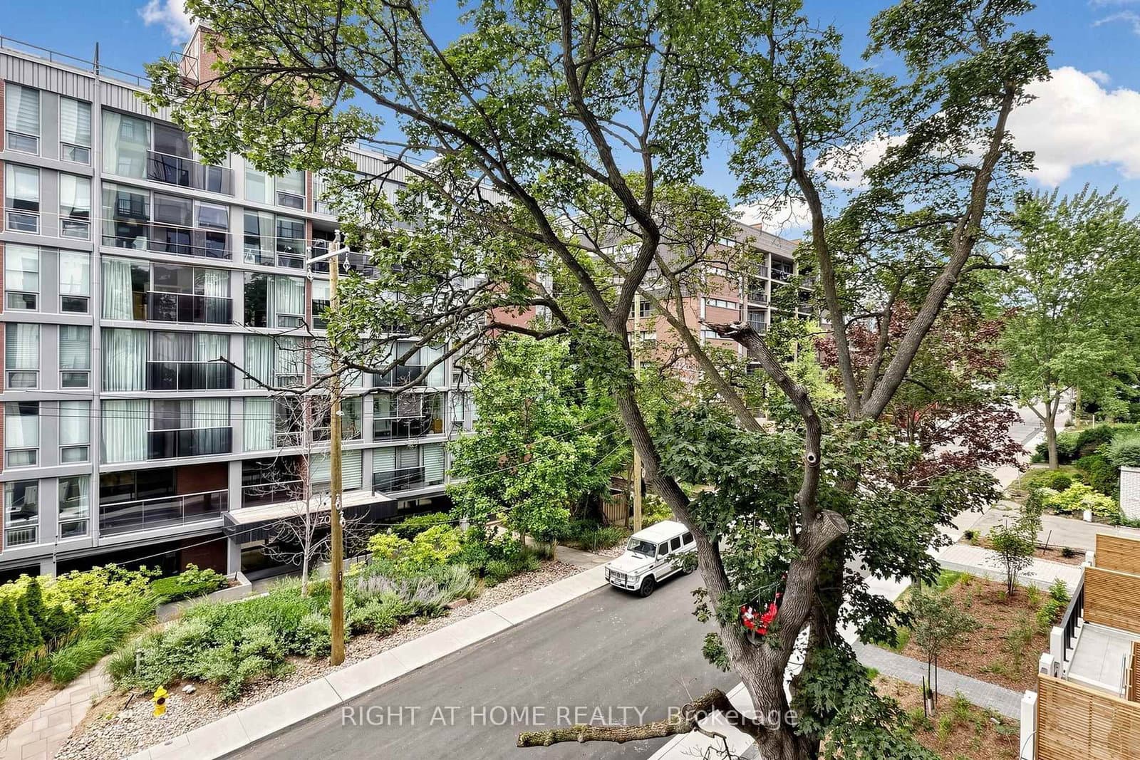 91 Montclair Avenue, Unit 521 thumbnail 39