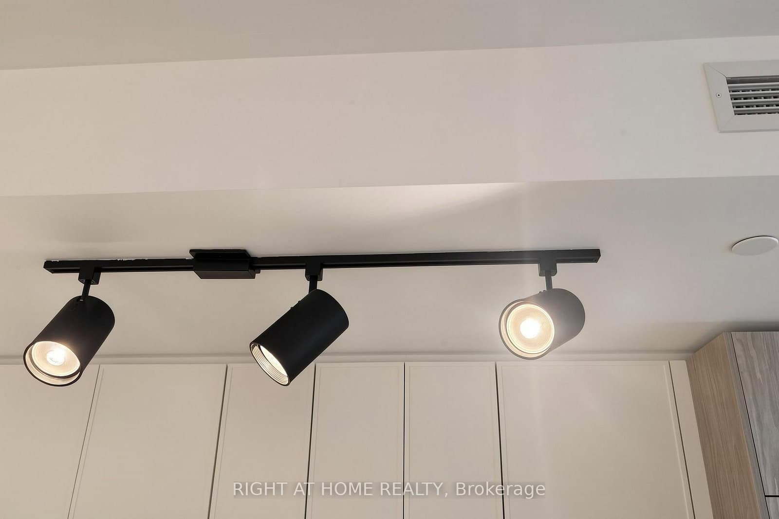 91 Montclair Avenue, Unit 536 thumbnail 27