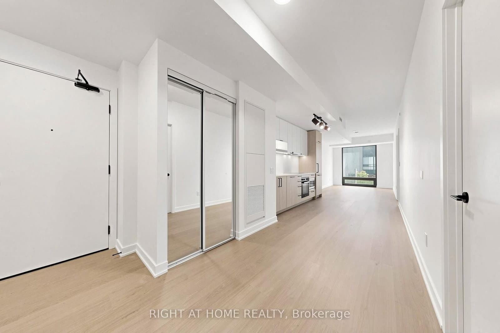 91 Montclair Avenue, Unit 536 thumbnail 6