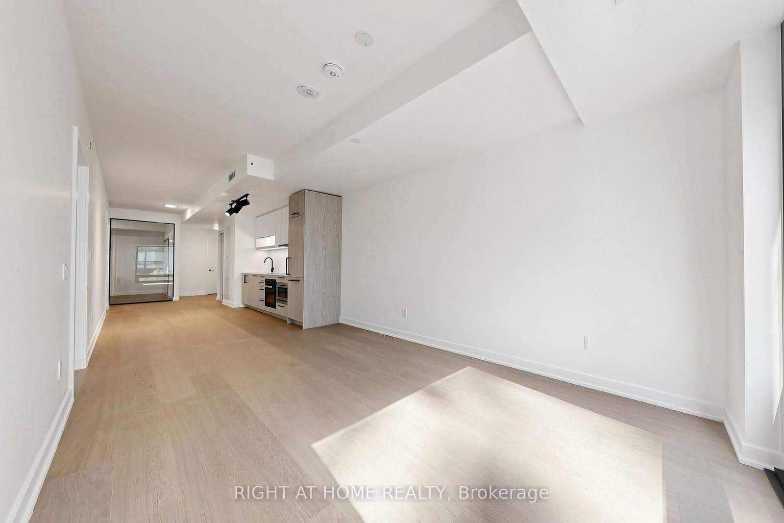 91 Montclair Avenue, Unit 536 thumbnail 7
