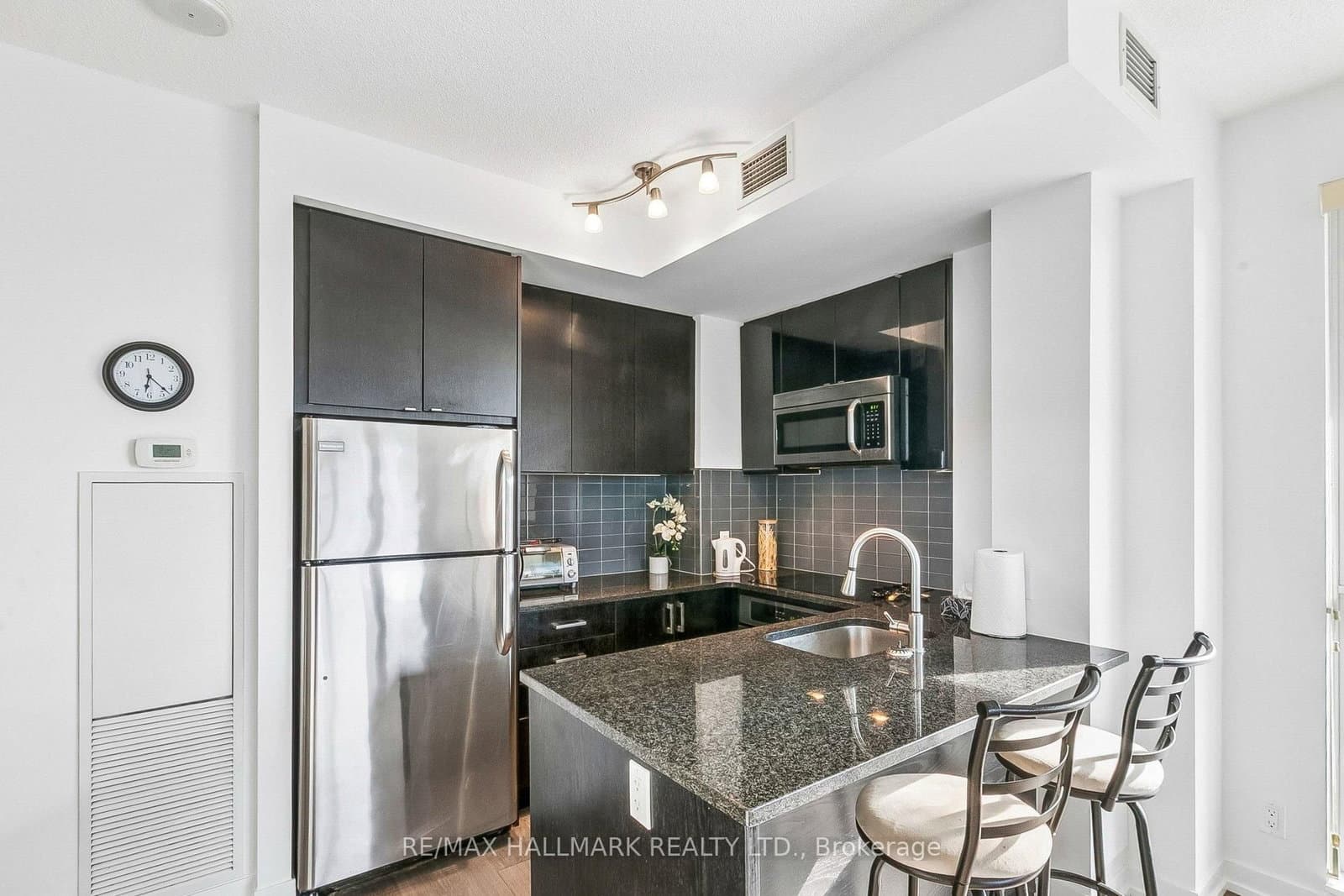 98 Lillian Street, Unit 1212 thumbnail 16
