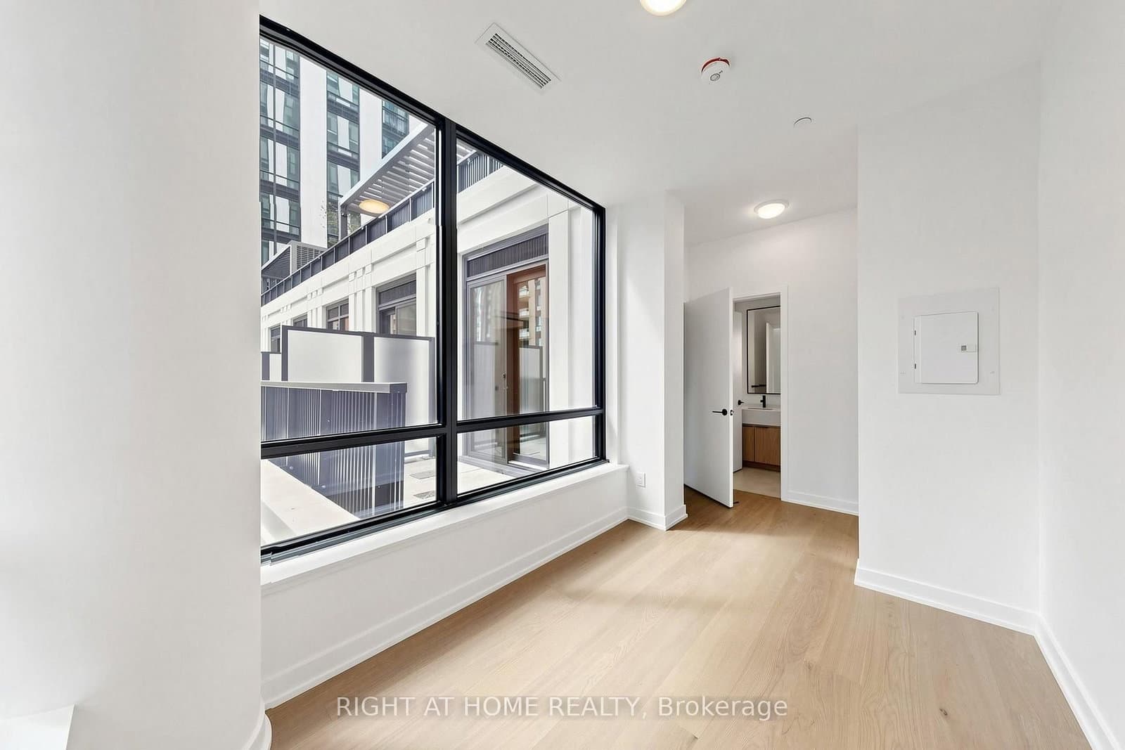 91 Montclair Avenue, Unit 832 thumbnail 18