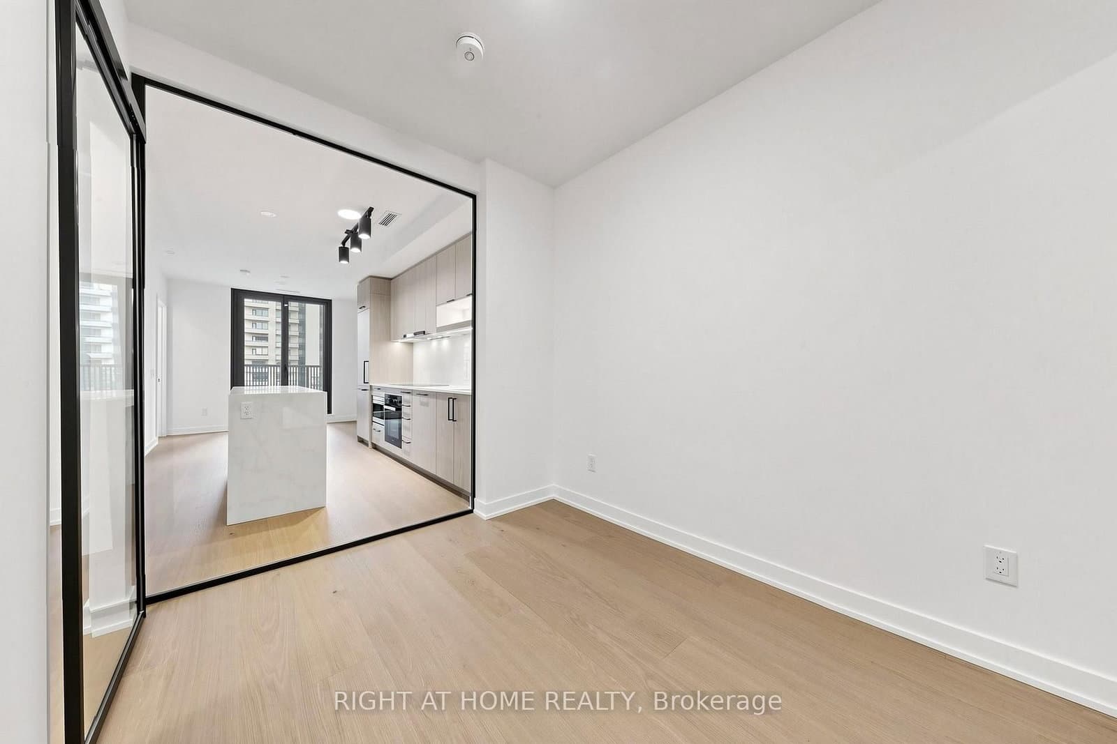 91 Montclair Avenue, Unit 832 thumbnail 23