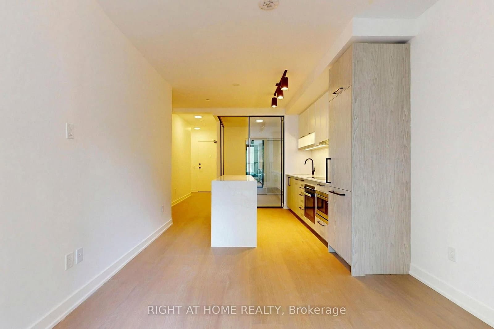 91 Montclair Avenue, Unit 837 thumbnail 10