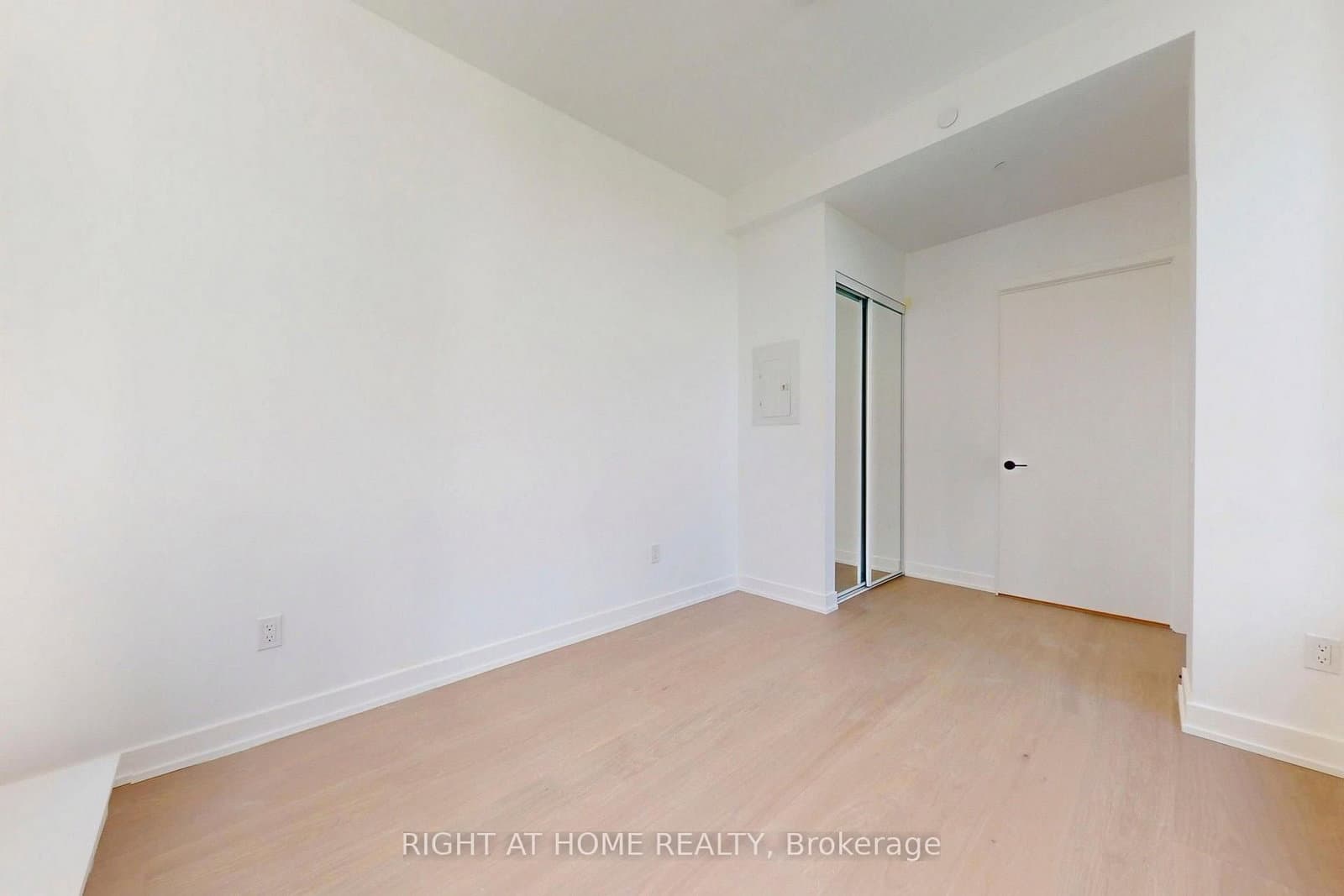 91 Montclair Avenue, Unit 837 thumbnail 22
