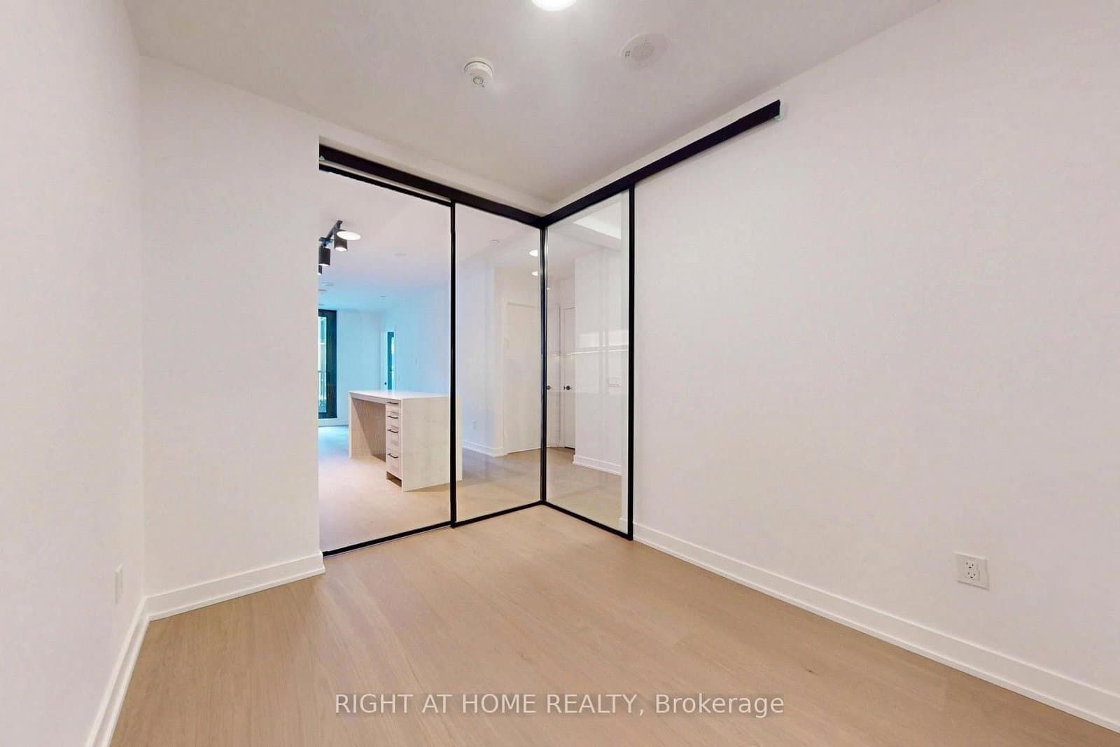 91 Montclair Avenue, Unit 837 thumbnail 30