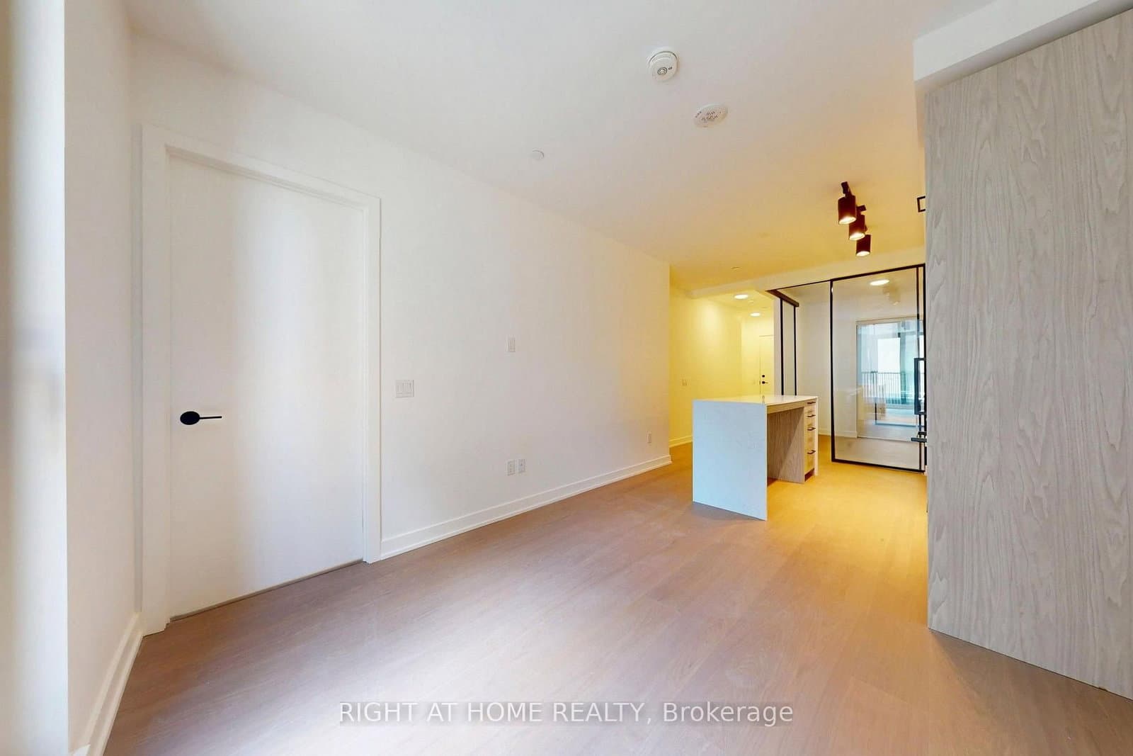 91 Montclair Avenue, Unit 837 thumbnail 8
