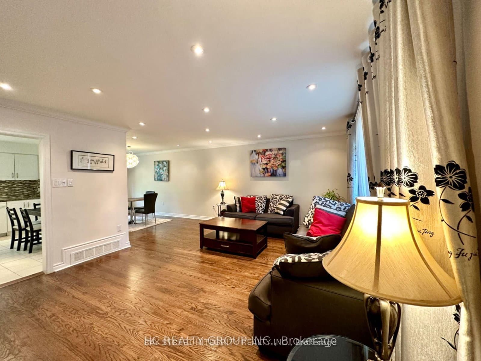 35 Lailey Crescent thumbnail 2