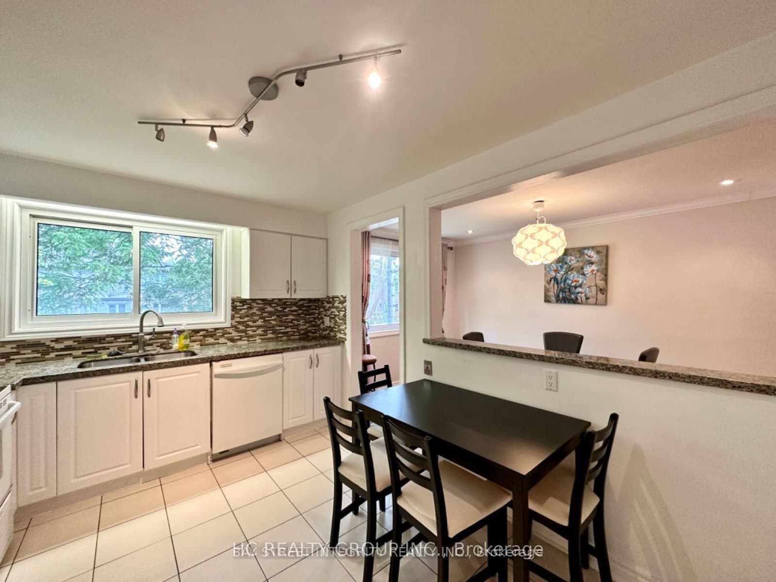 35 Lailey Crescent thumbnail 4