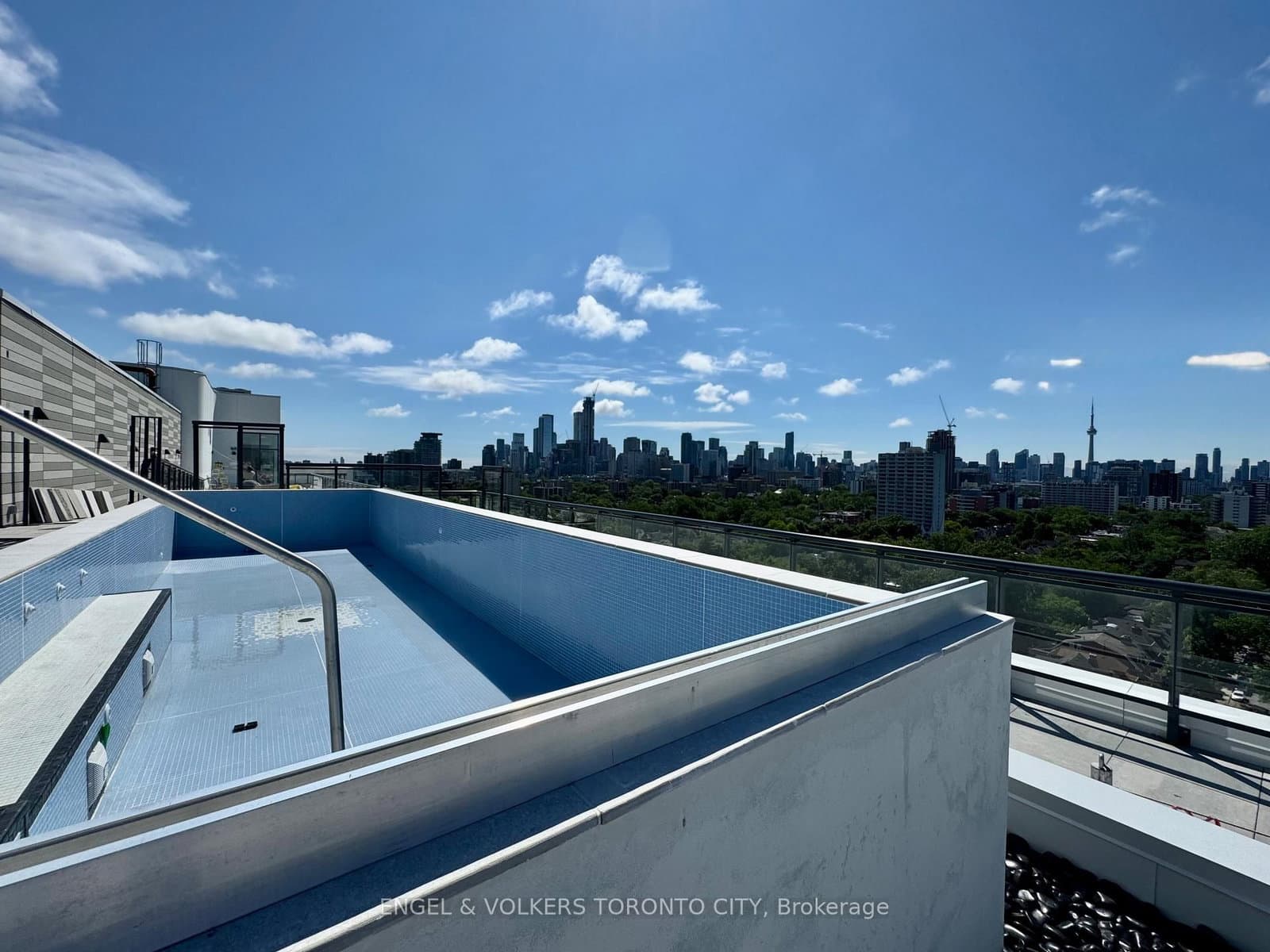 322 Dupont Street, Unit 207 thumbnail 18