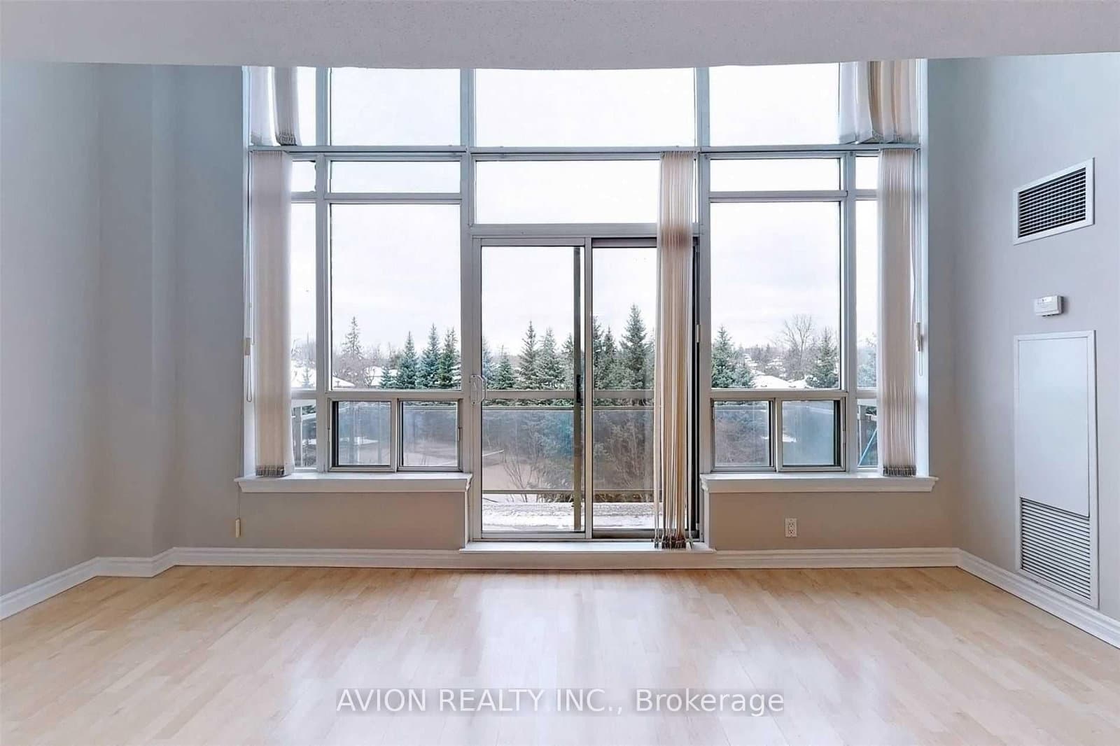 1720 Eglinton Avenue E, Unit 320 thumbnail 2