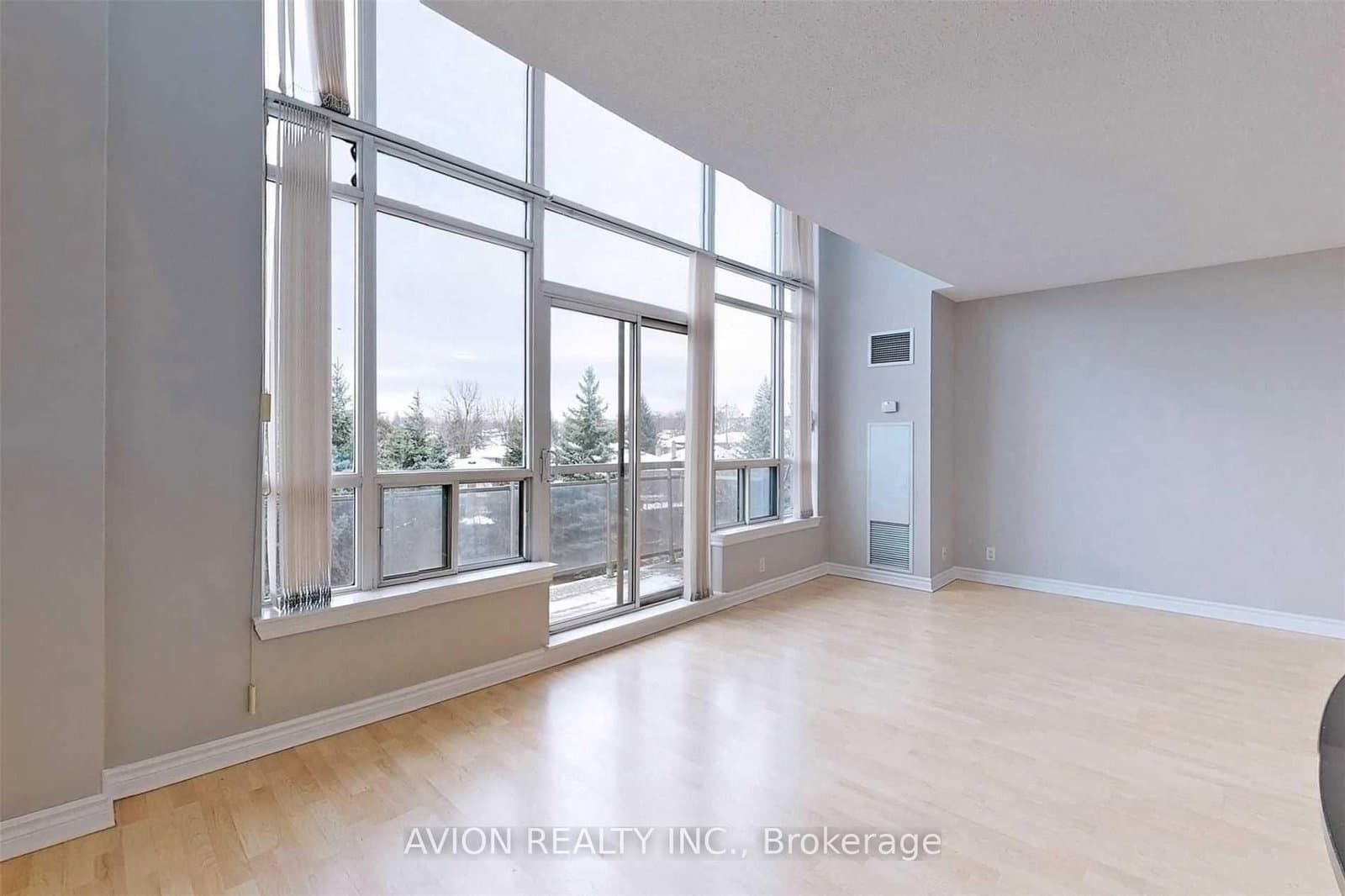 1720 Eglinton Avenue E, Unit 320 thumbnail 3
