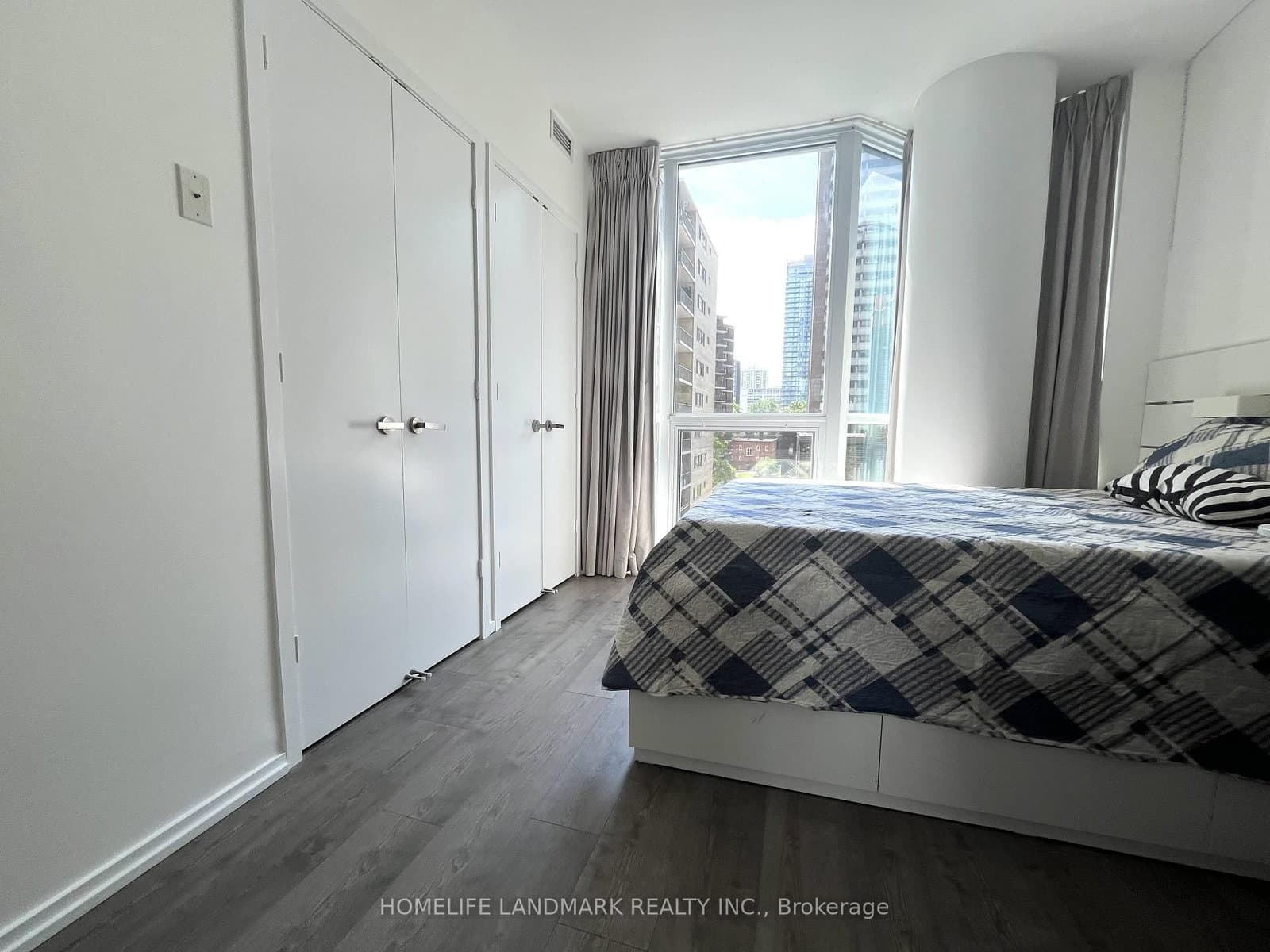 45 Charles Street E, Unit 311 thumbnail 12