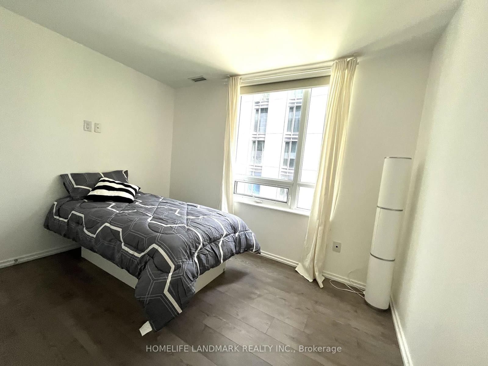 45 Charles Street E, Unit 311 thumbnail 15