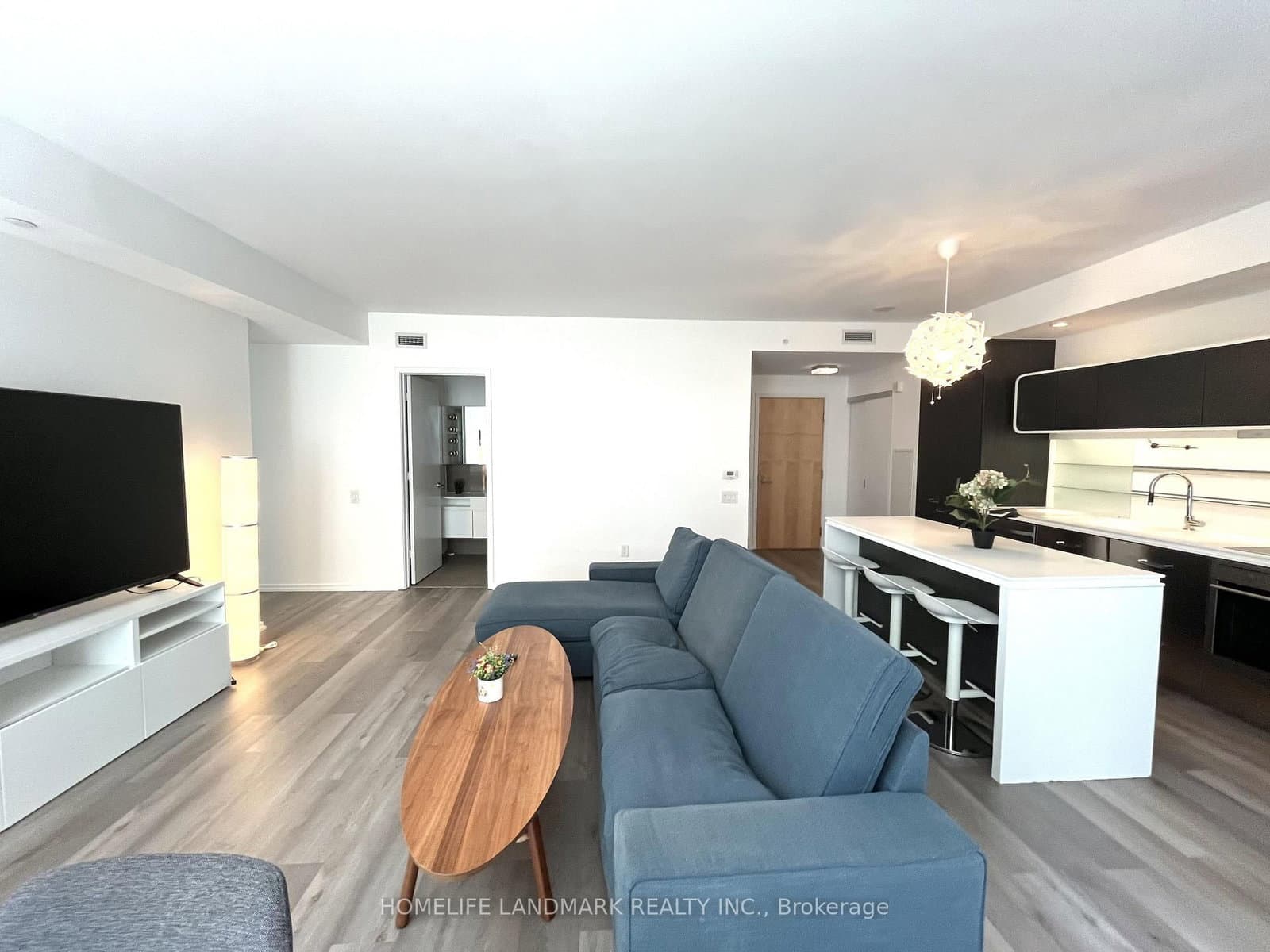 45 Charles Street E, Unit 311 thumbnail 4