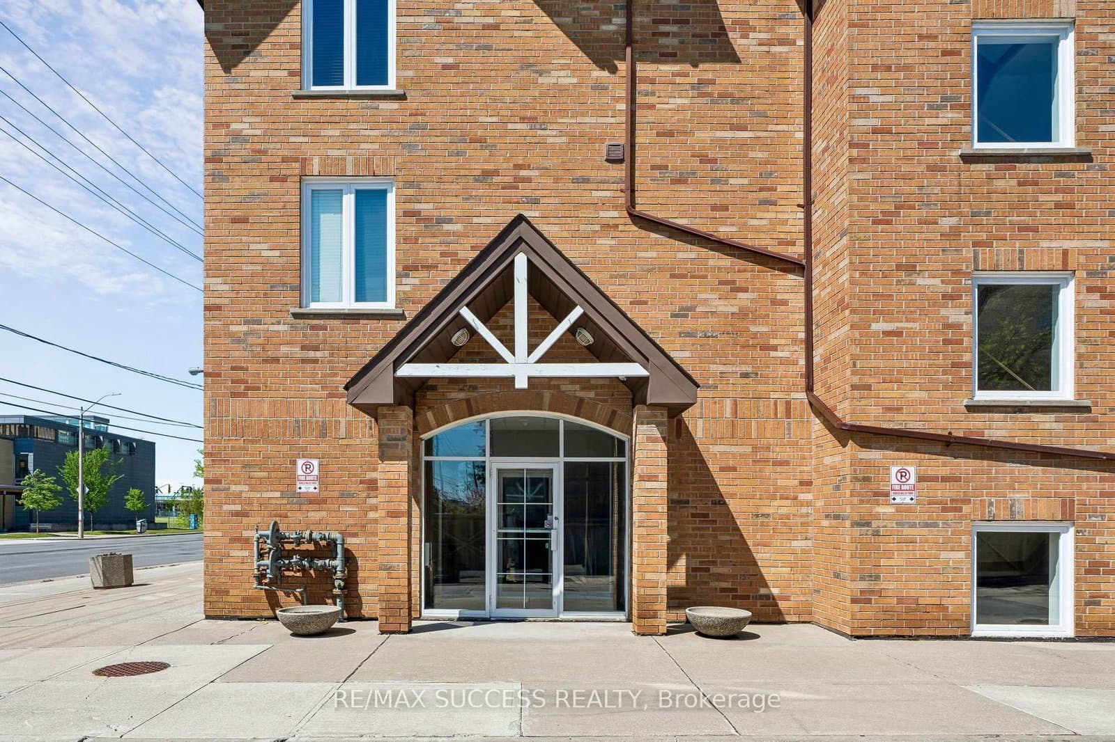 1000 Sheppard Avenue W, Unit 301 thumbnail 4