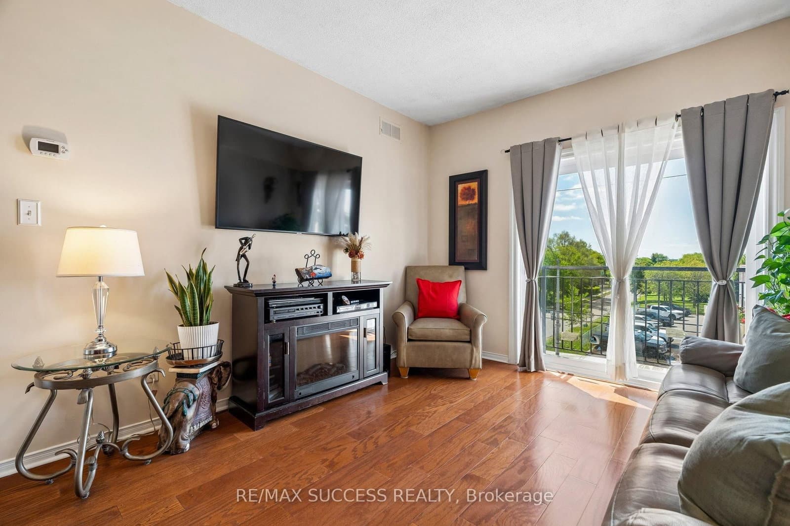 1000 Sheppard Avenue W, Unit 301 thumbnail 9