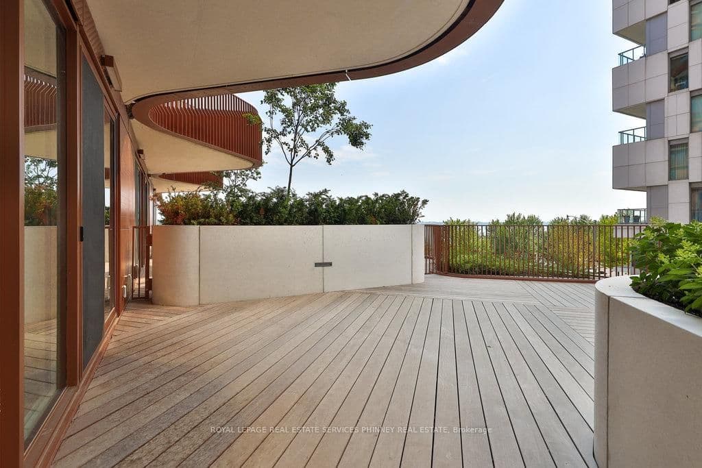 155 Merchants' Wharf, Unit 214 thumbnail 25