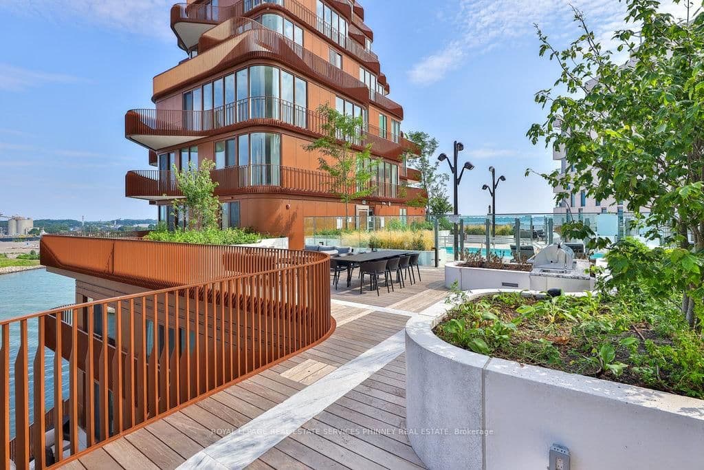 155 Merchants' Wharf, Unit 214 thumbnail 32