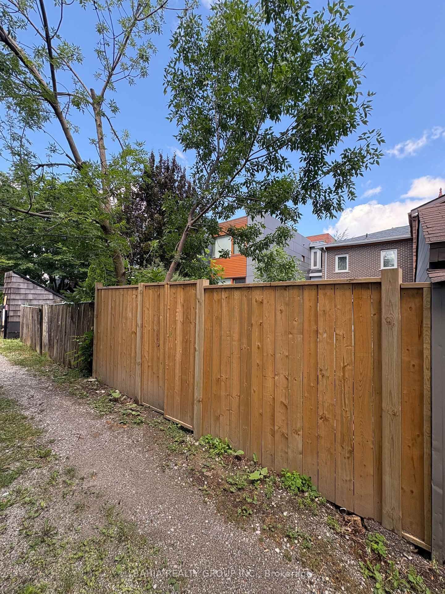 687 Richmond Street W thumbnail 19