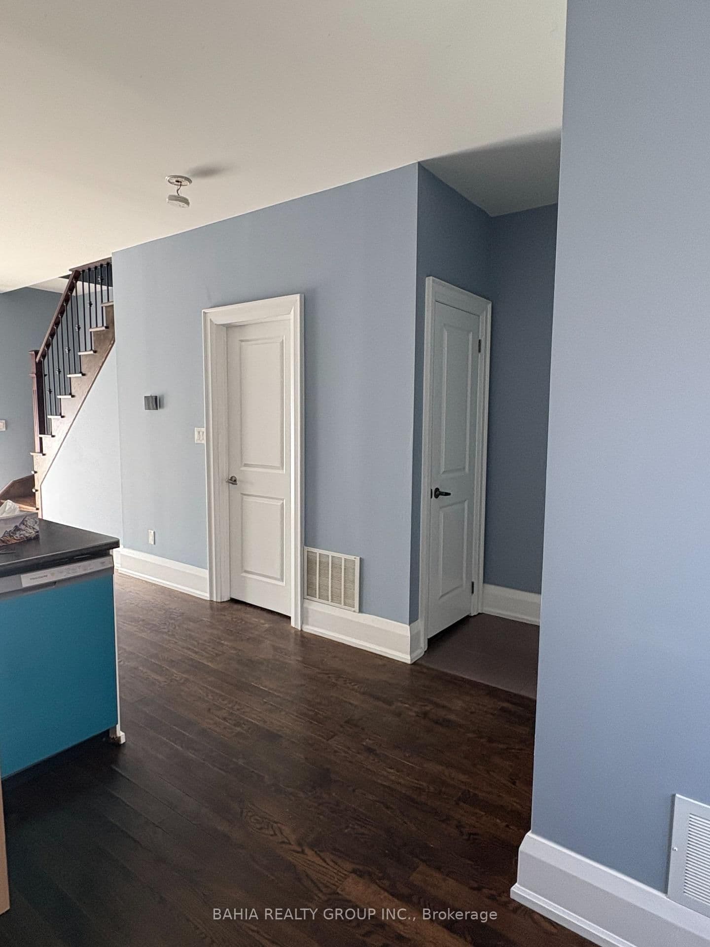 687 Richmond Street W thumbnail 3