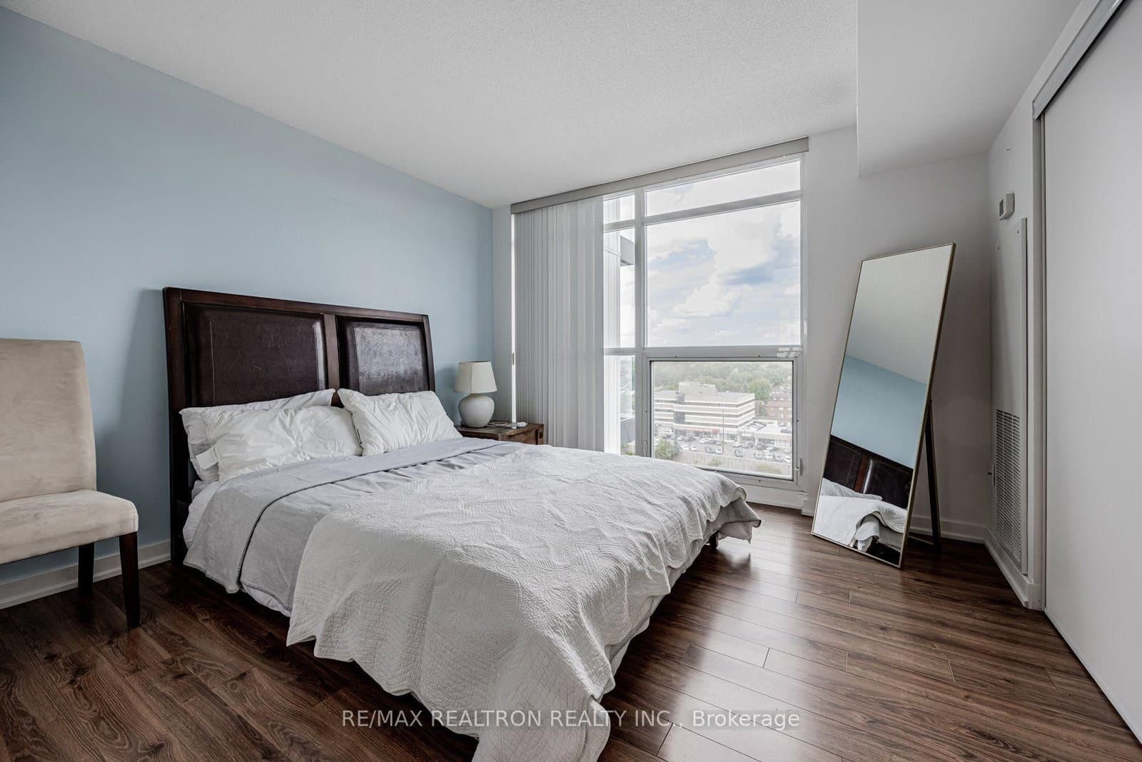 33 Singer Court, Unit 1102 thumbnail 10