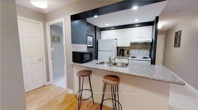 168 Simcoe Street, Unit 722 thumbnail 3