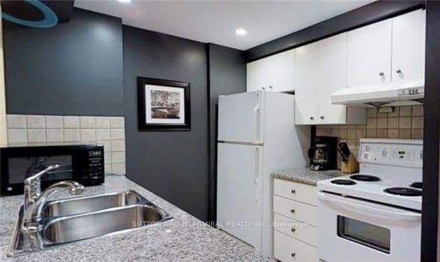 168 Simcoe Street, Unit 722 thumbnail 4