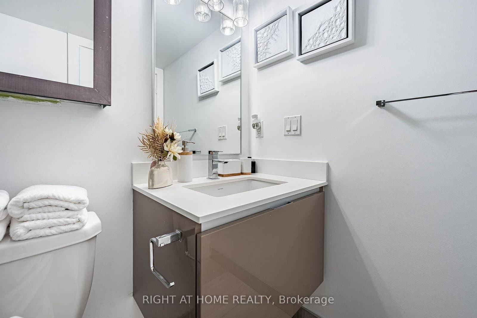 200 W Bloor Street W, Unit 1604 thumbnail 27