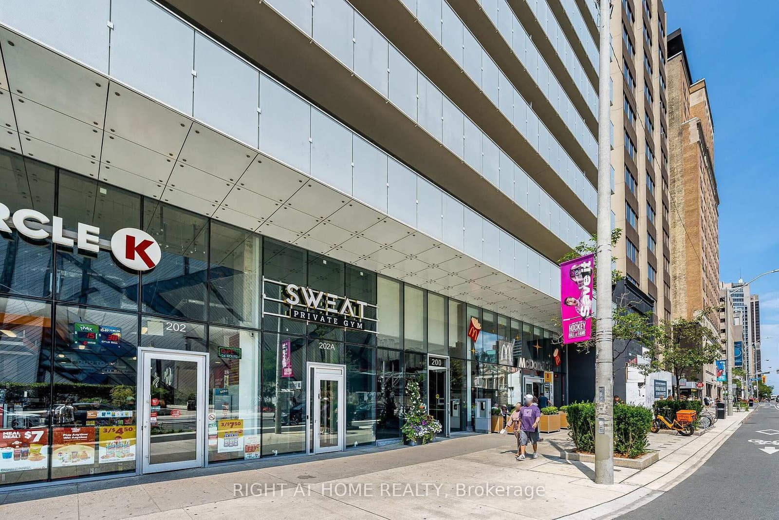 200 W Bloor Street W, Unit 1604 thumbnail 3