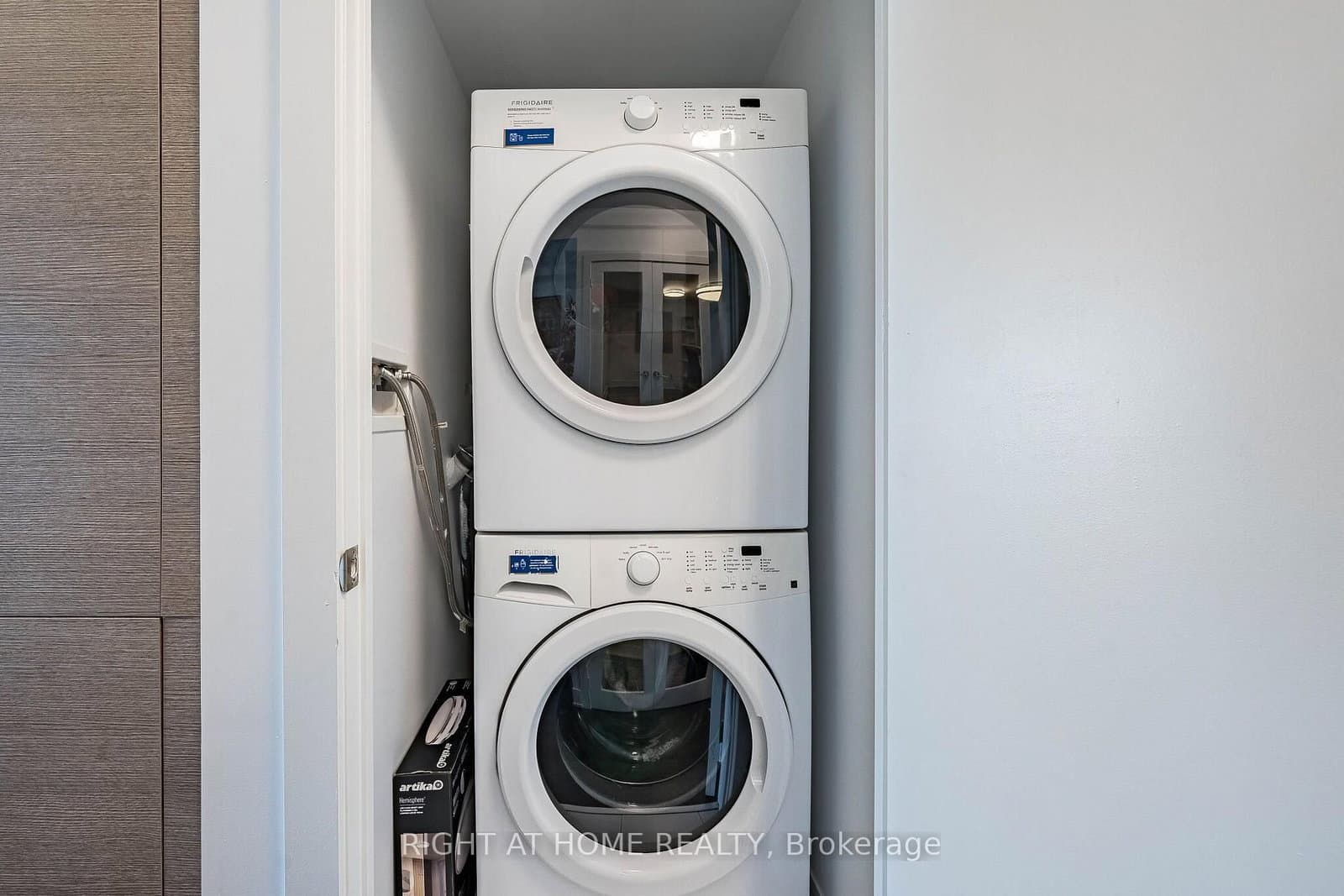 200 W Bloor Street W, Unit 1604 thumbnail 31