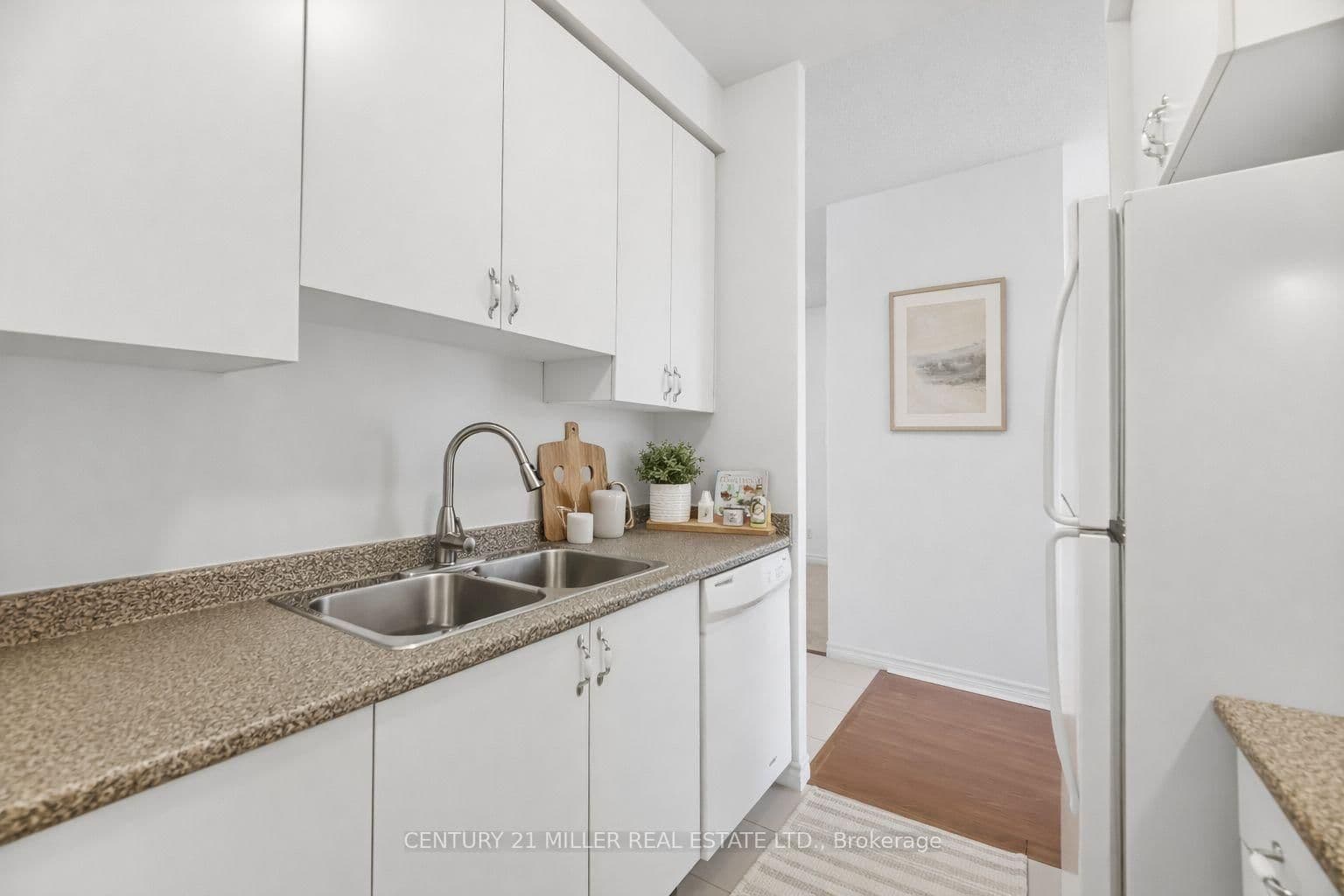 35 Saranac Boulevard, Unit Ph08 thumbnail 22