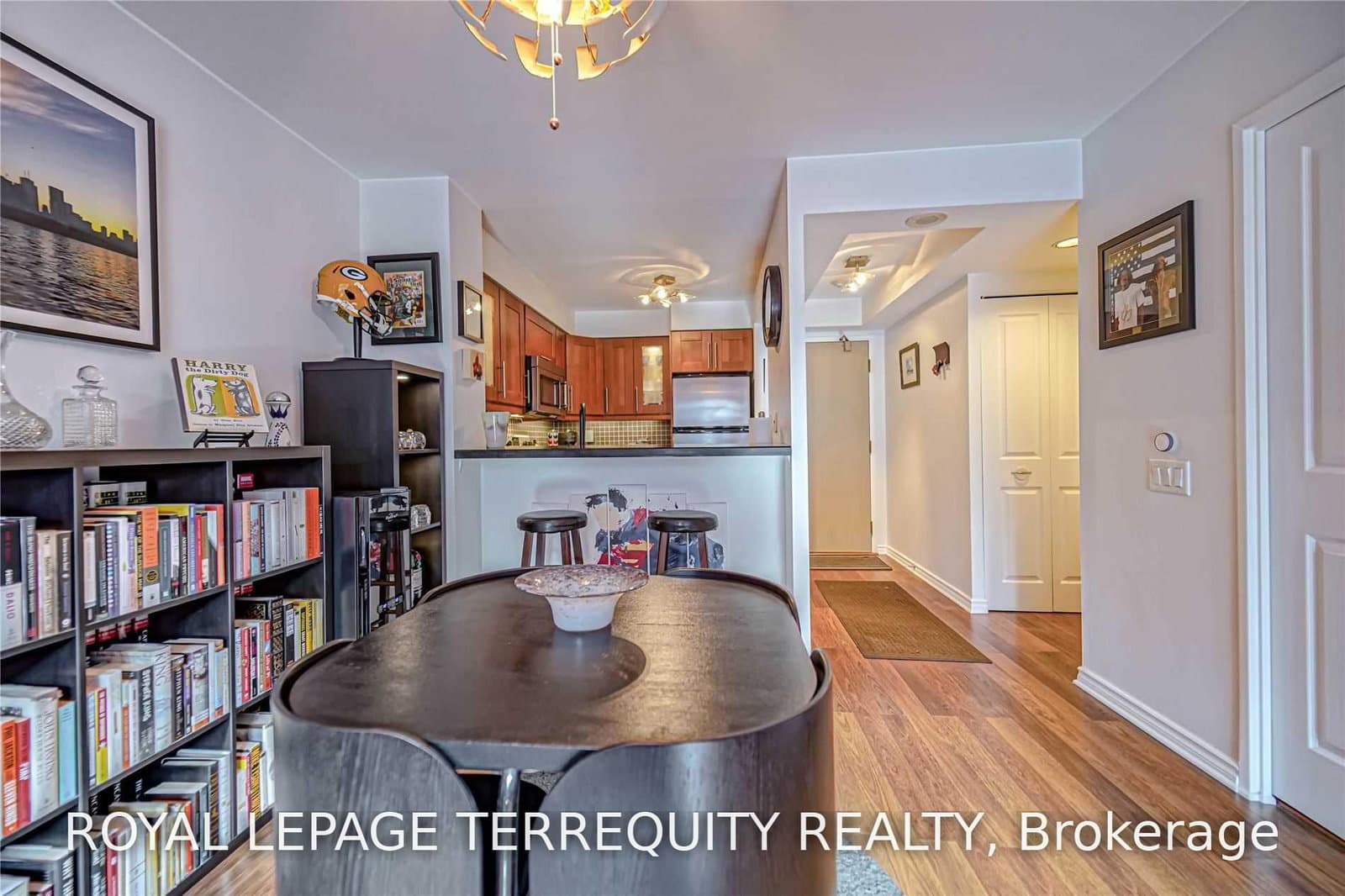 942 Yonge Street, Unit 319 thumbnail 17