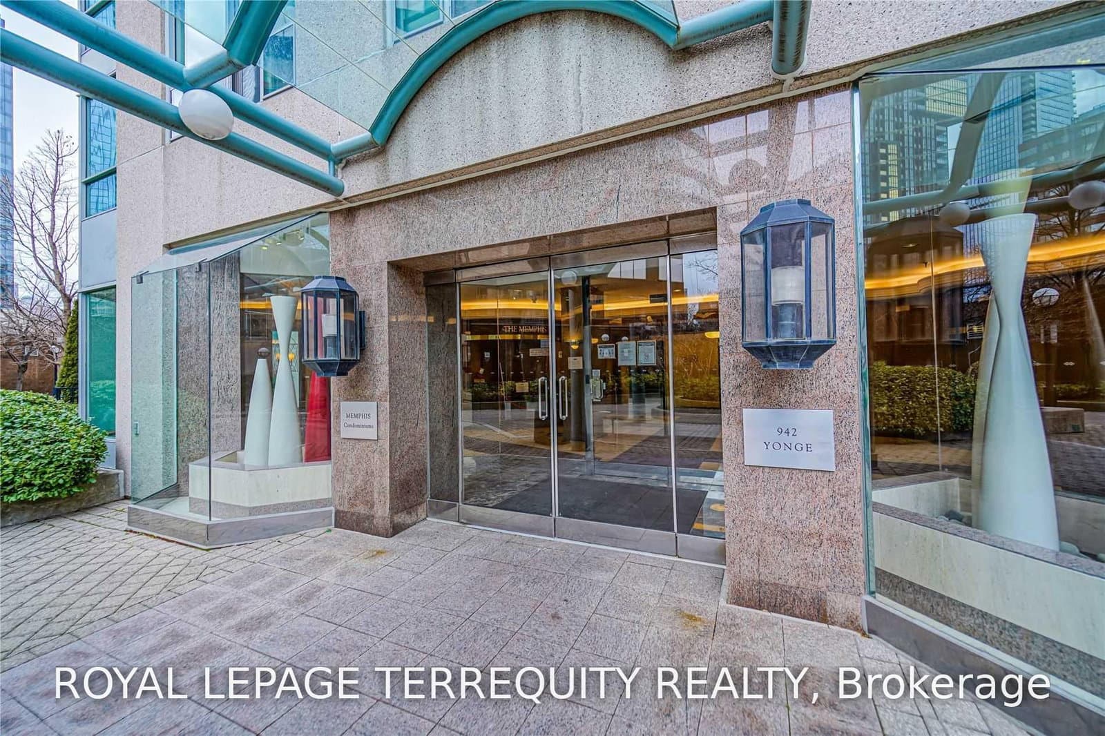 942 Yonge Street, Unit 319 thumbnail 2