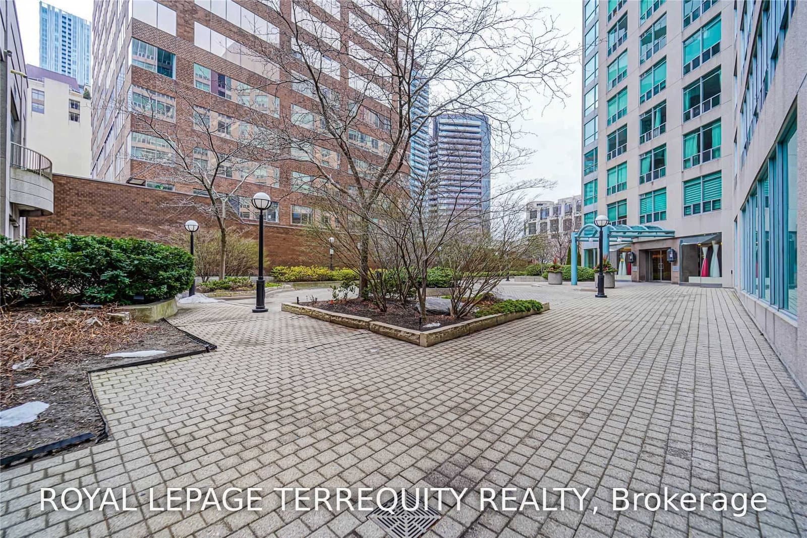 942 Yonge Street, Unit 319 thumbnail 32