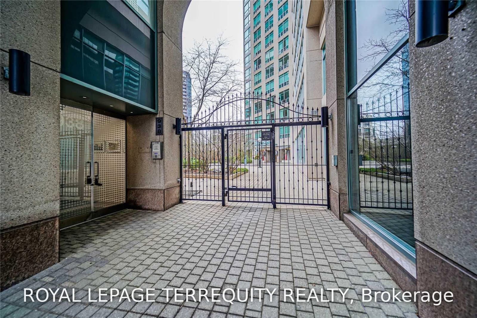 942 Yonge Street, Unit 319 thumbnail 33