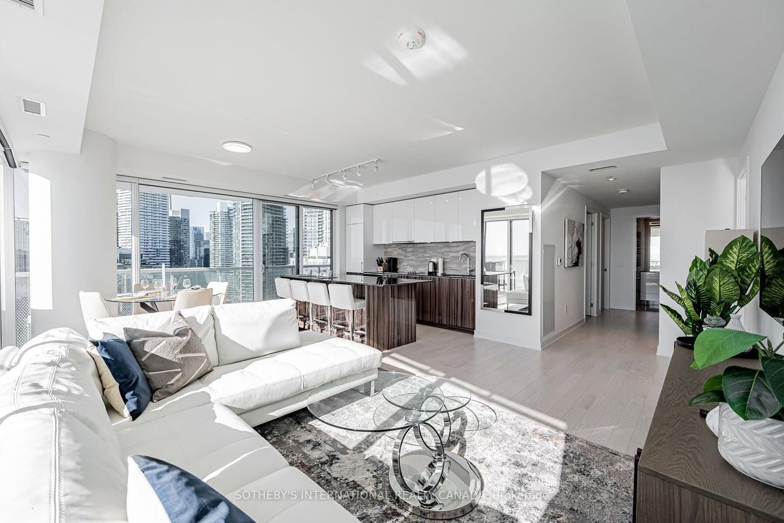 15 Queens Quay E, Unit 3403 thumbnail 2