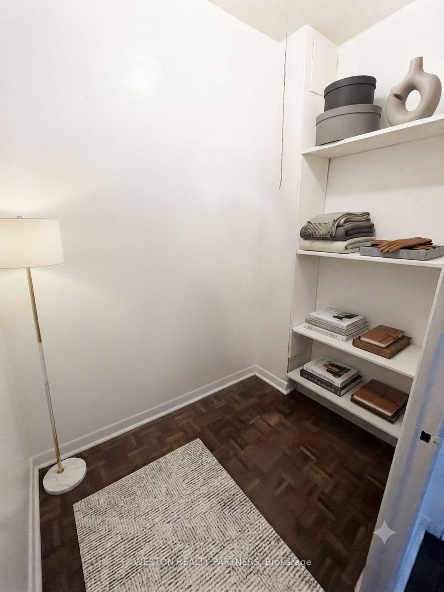88 Wellesley Street E, Unit 304 thumbnail 4
