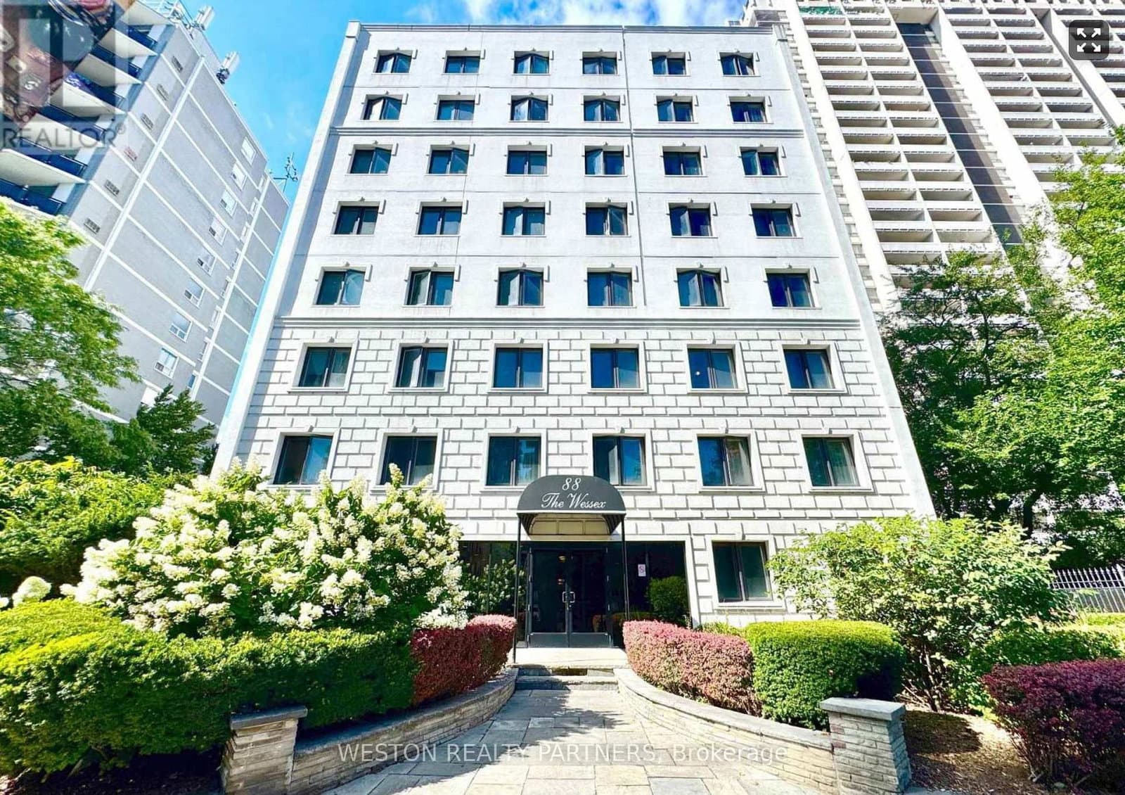 88 Wellesley Street E, Unit 304 thumbnail 5