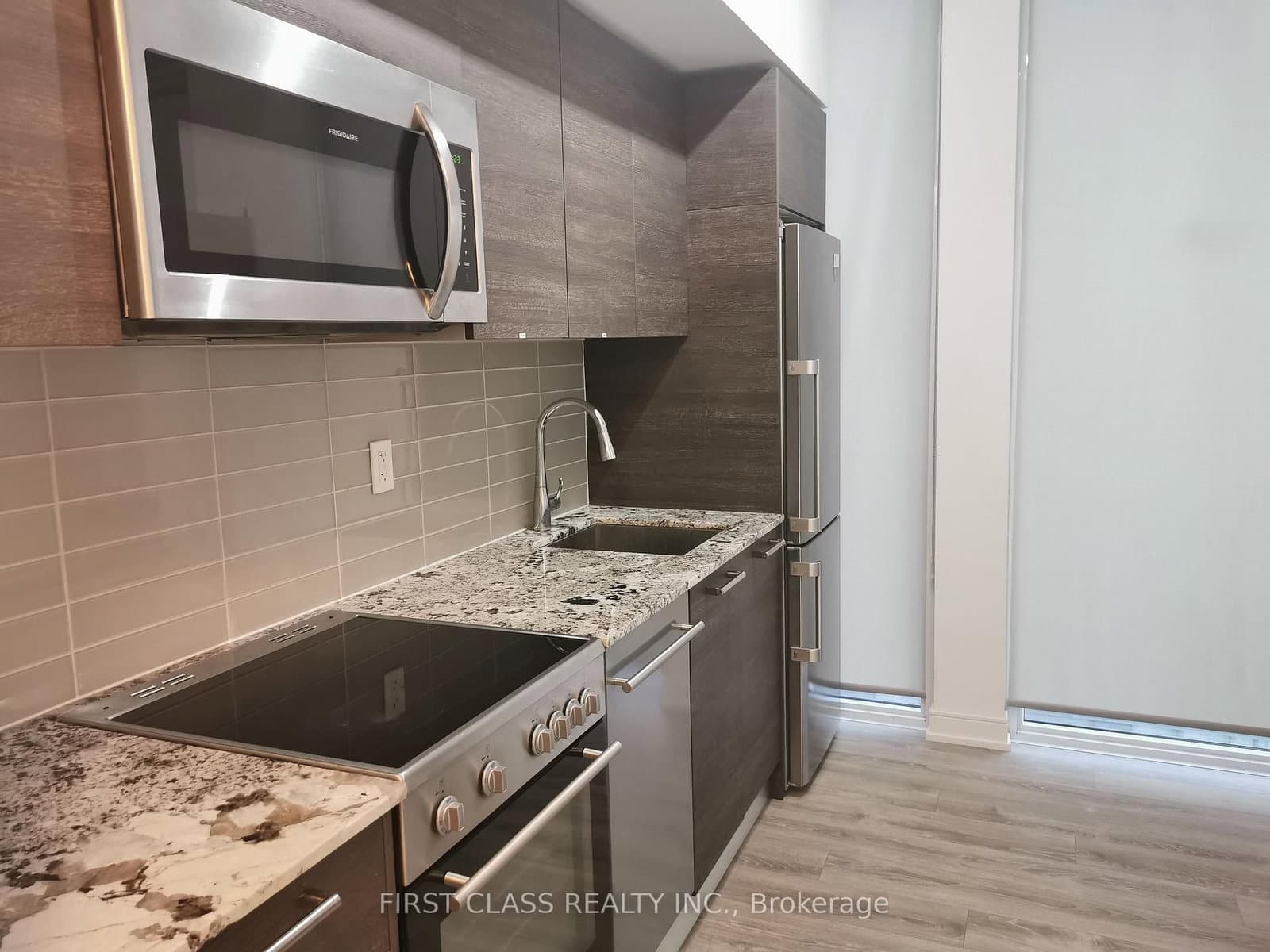 28 Wellesley Street E, Unit 3504 thumbnail 7
