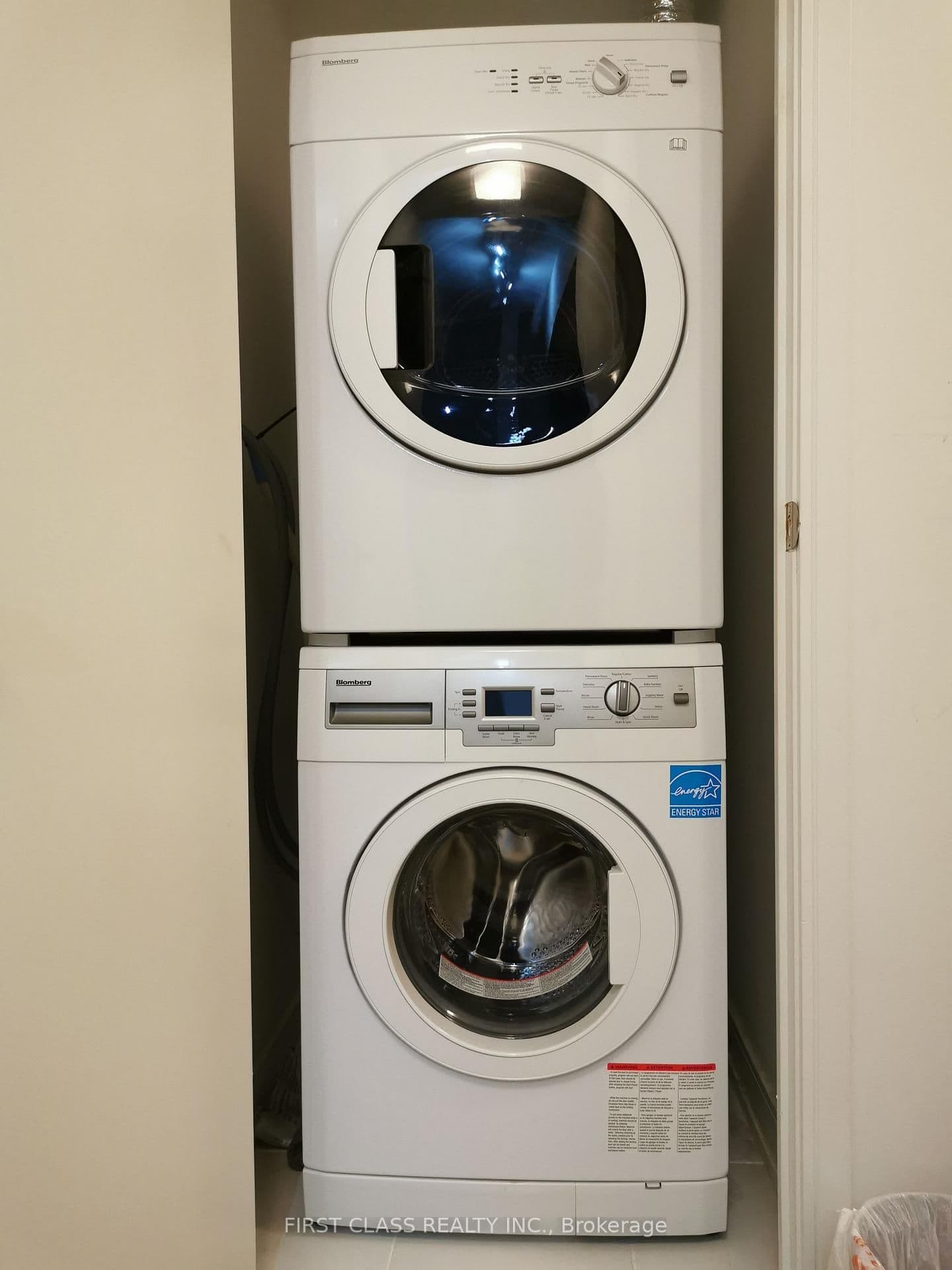 28 Wellesley Street E, Unit 3504 thumbnail 9